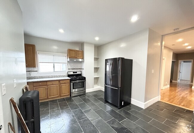 Building Photo - 14 Batchelder St