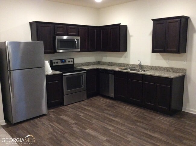 Building Photo - 1627 Larkspur Trl