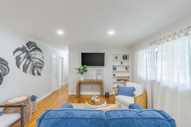 Foto del edificio - 4945 N Euclid Ave