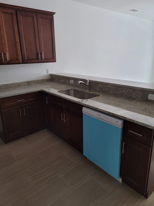 24356 Ann Arbor Trl Dearborn Heights Mi 48127 Apartments Dearborn Heights Mi Apartments Com