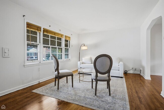Foto del edificio - 6558 N Troy St