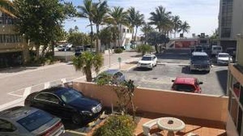 Foto del edificio - 320 Indiana St