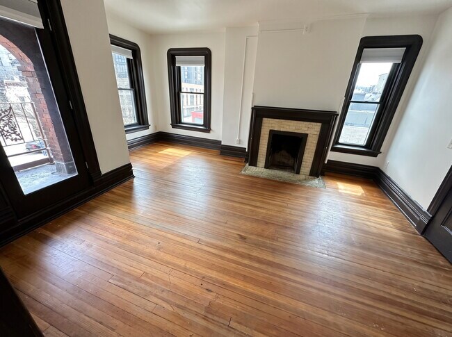 Foto del edificio - 212 W Gorham St