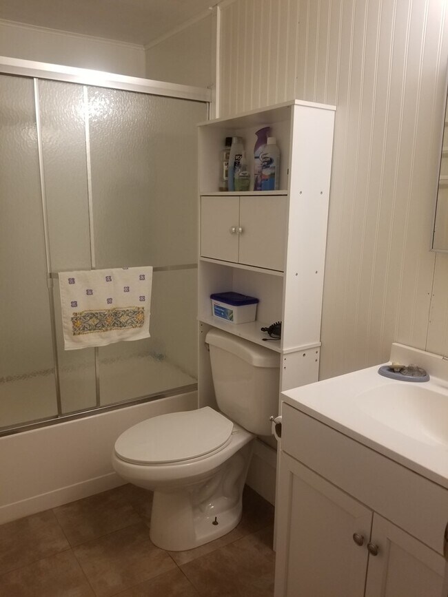 Foto del edificio - 8101 Chipmunk Ln