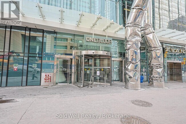 Photo du bâtiment - 1 Bloor St E