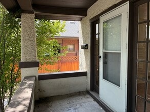 Building Photo - 921 Princeton Ave S