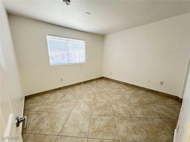 Foto del edificio - 4730 E Craig Rd