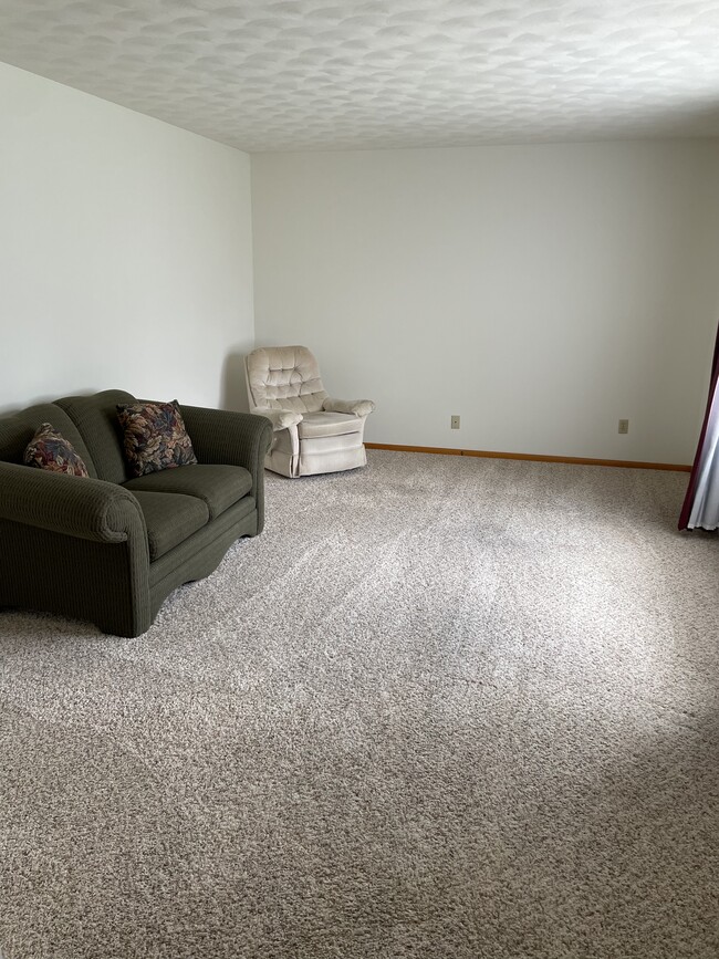 621 W Pauline St, Taylorville, IL 62568 House Rental in Taylorville