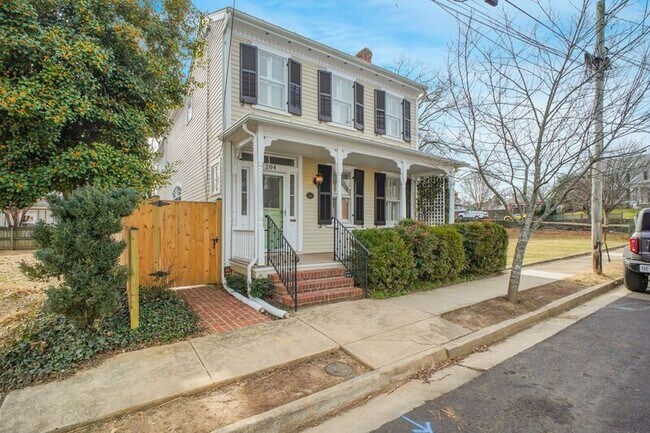 Building Photo - 204 Fauquier St