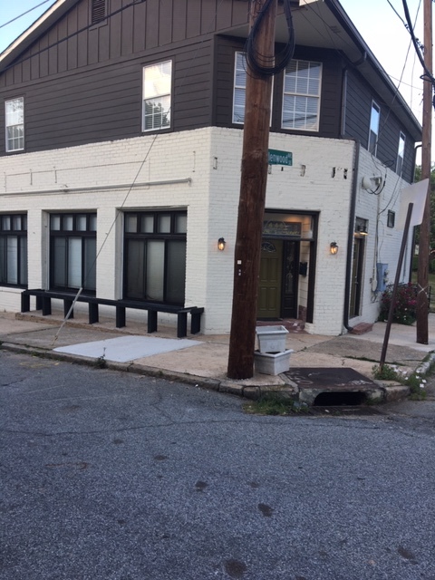 covered entry - 446 Martin St SE