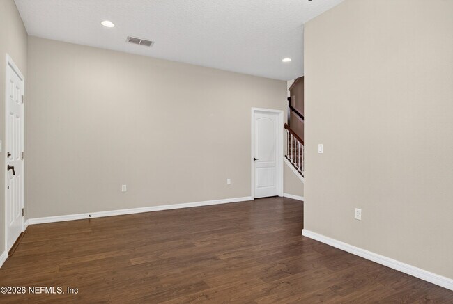 Building Photo - 104 Riachuelo Ln