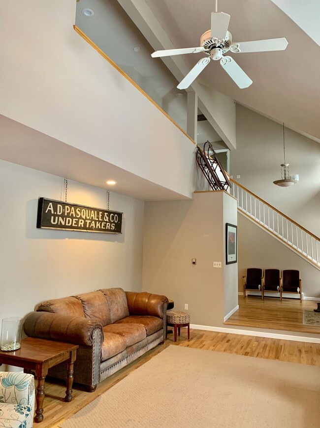 Building Photo - Boulder Beauty for Lease Near Boulder Rese...