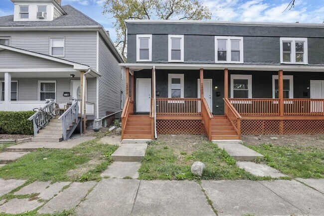 Foto del edificio - 2486 Findley Ave