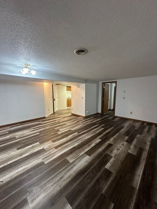 Foto del edificio - 649 8th Ave SW