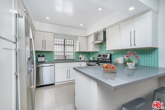 Building Photo - 5955 W 8th St