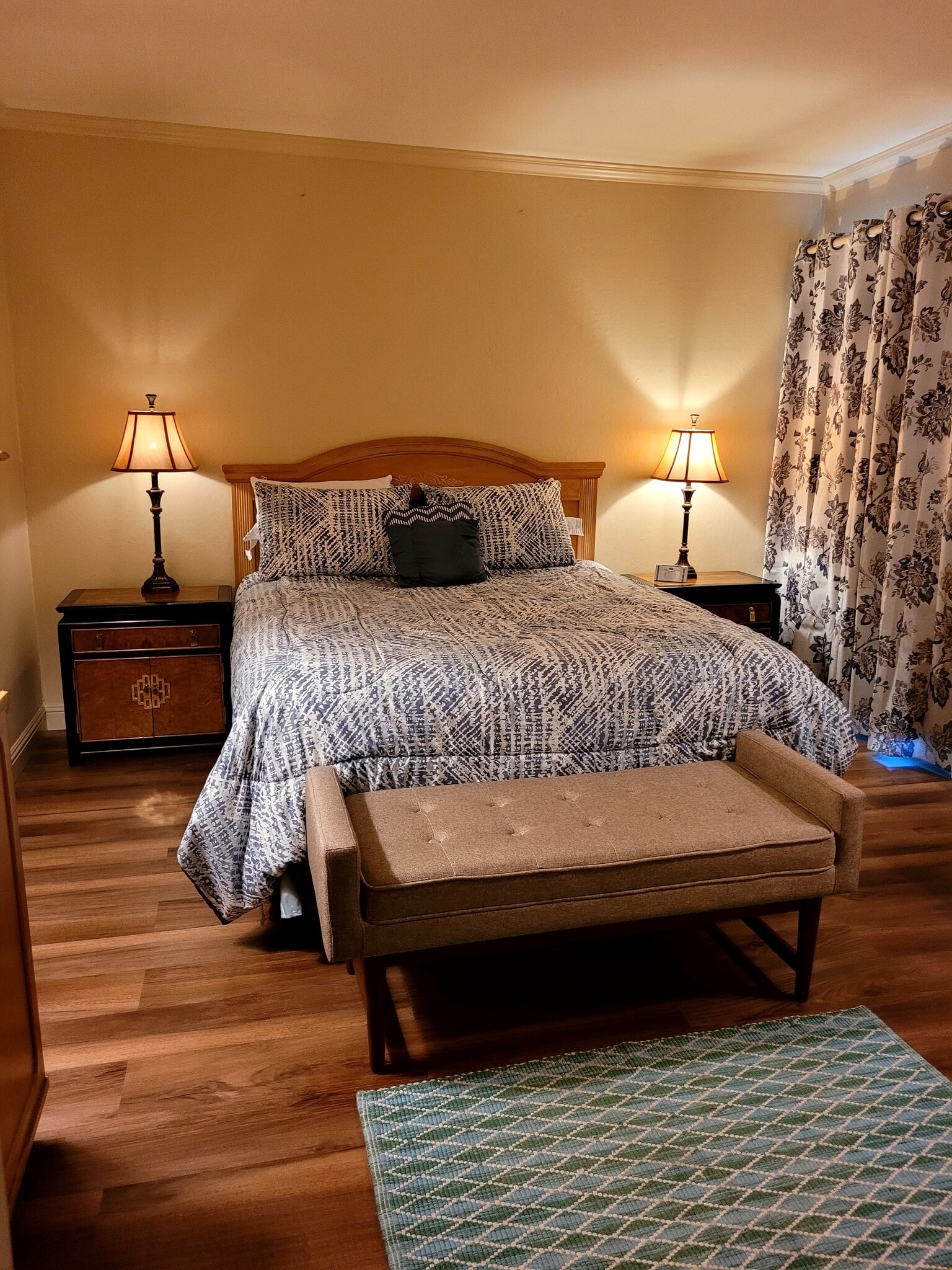1470 Creekside Drive — Queen Bedroom