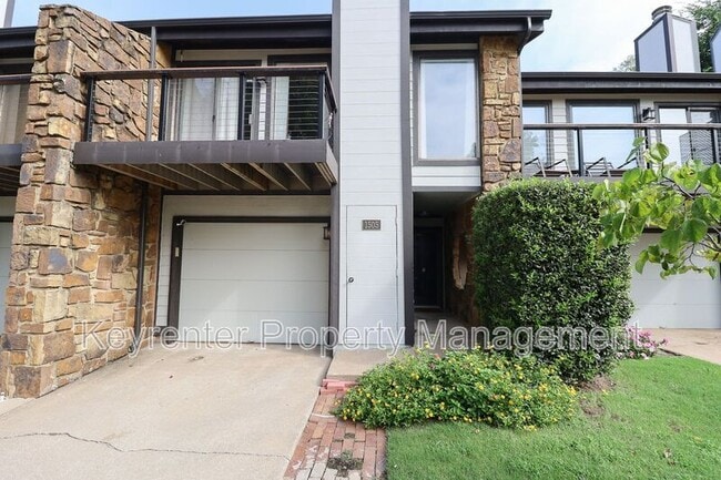 Building Photo - 1505 Riverside Dr