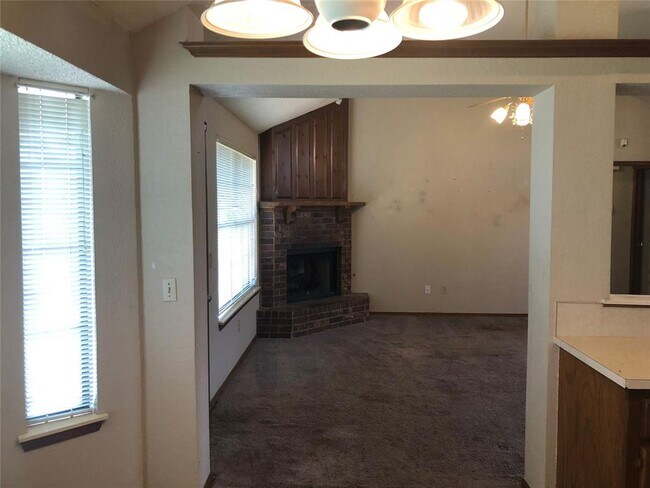 Building Photo - 529 Fire Light Dr