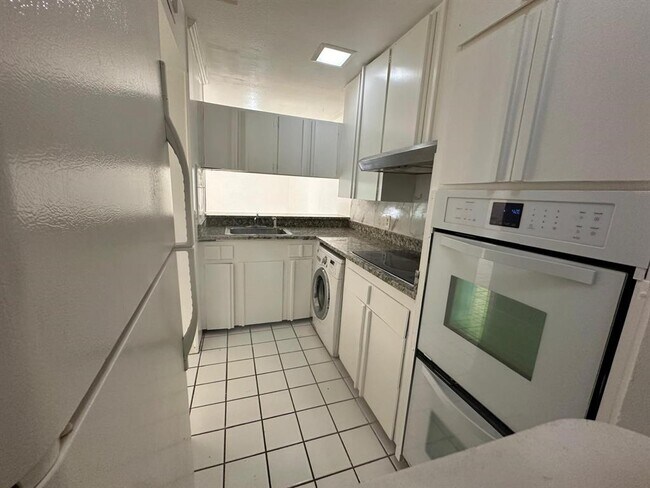 Foto del edificio - 513 S Post Oak Ln