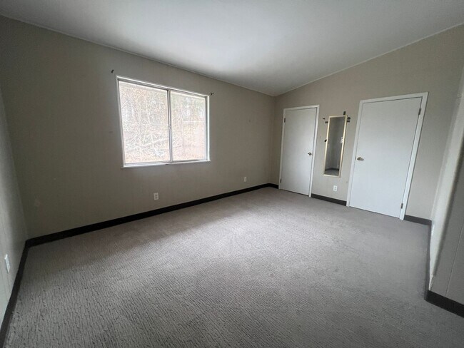 Building Photo - 151 Bradley St