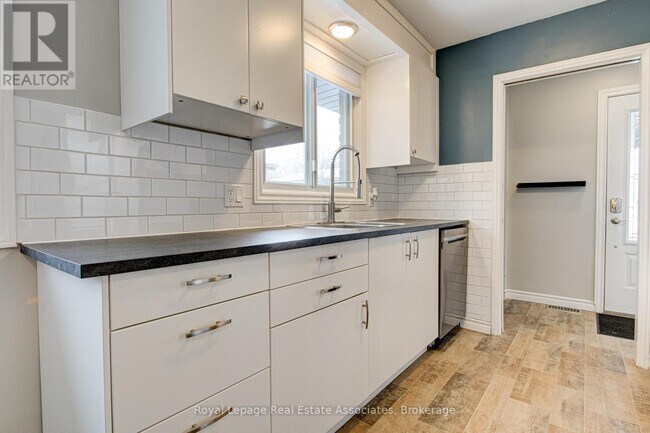 Photo du bâtiment - 45 Bond St