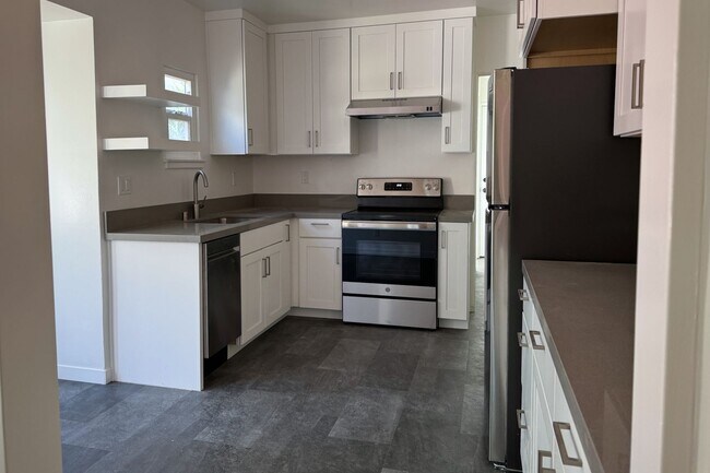 Building Photo - Prime Downtown Davis Location - Recently R...