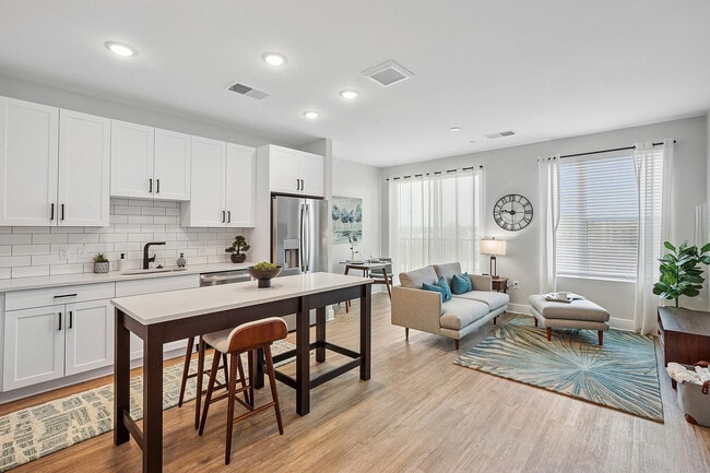 Building Photo - The James at Springline