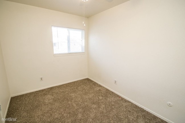 Building Photo - 3 br, 2 bath  - 2995 Euclid Ave Apt 3