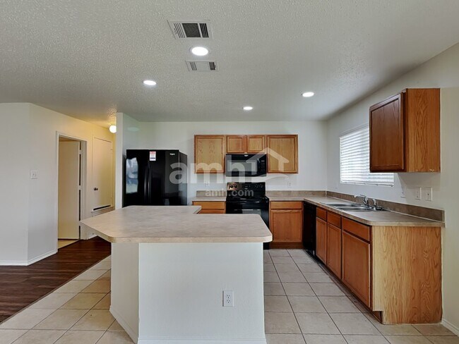 Building Photo - 220 Palomino Drive