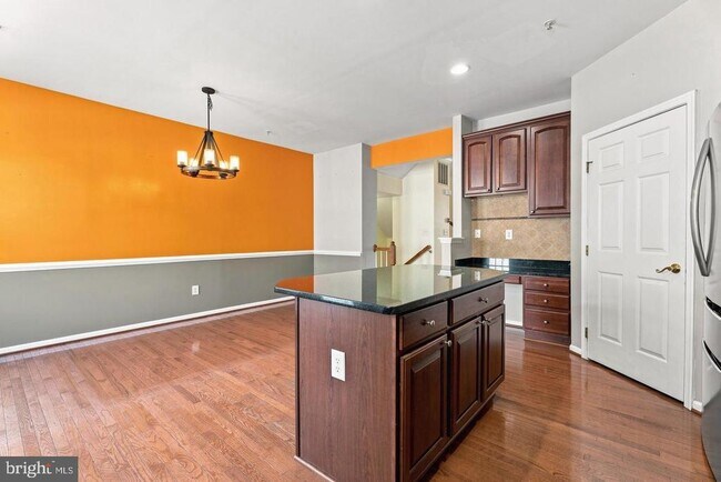 Foto del edificio - 5044 Cameo Terrace