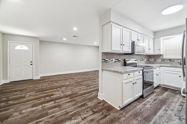 Building Photo - 7115 S Gessner Rd