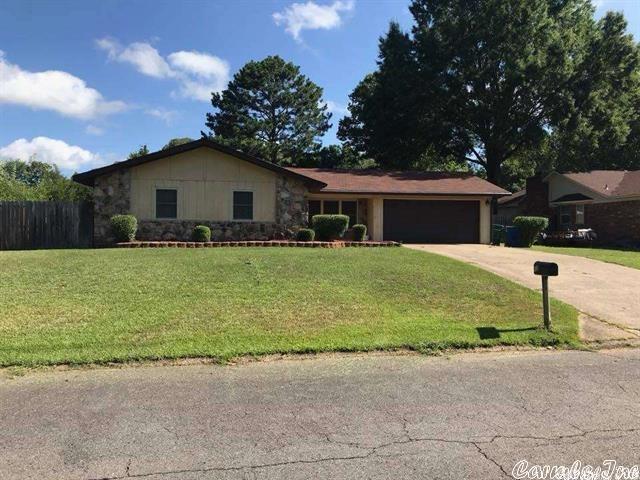 Foto principal - 12 Hawthorne Dr