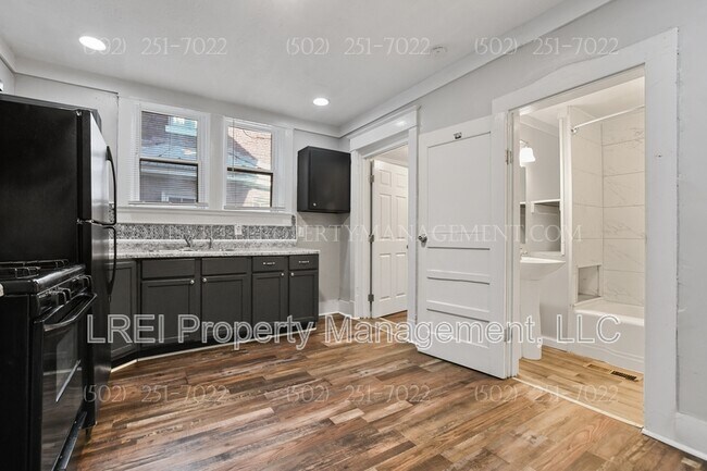 Foto del edificio - 4528 W Broadway