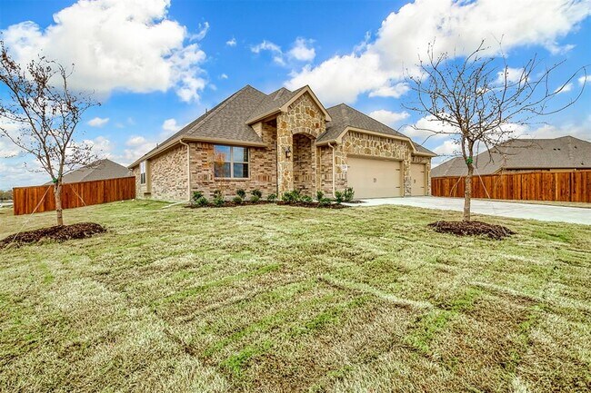 Building Photo - 220 Gardenia Dr