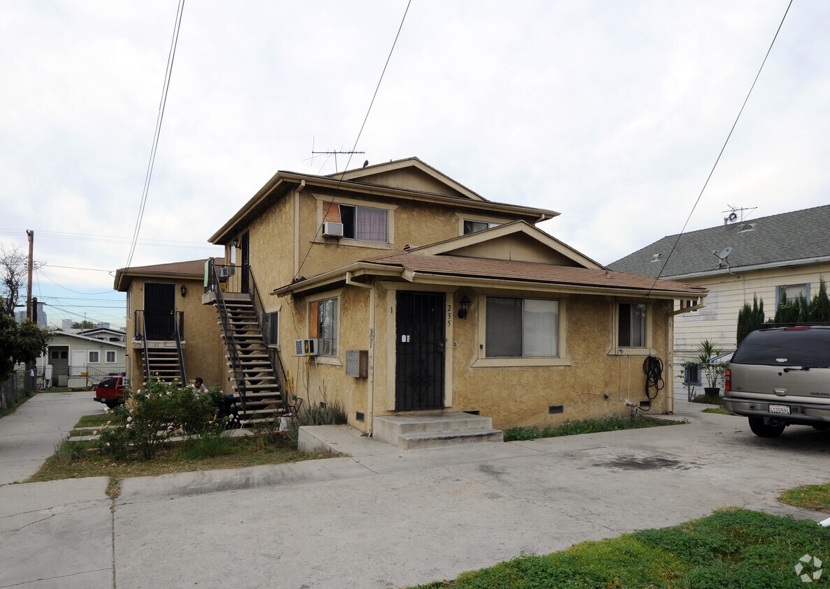 Primary Photo - 233-235 S Avenue 20