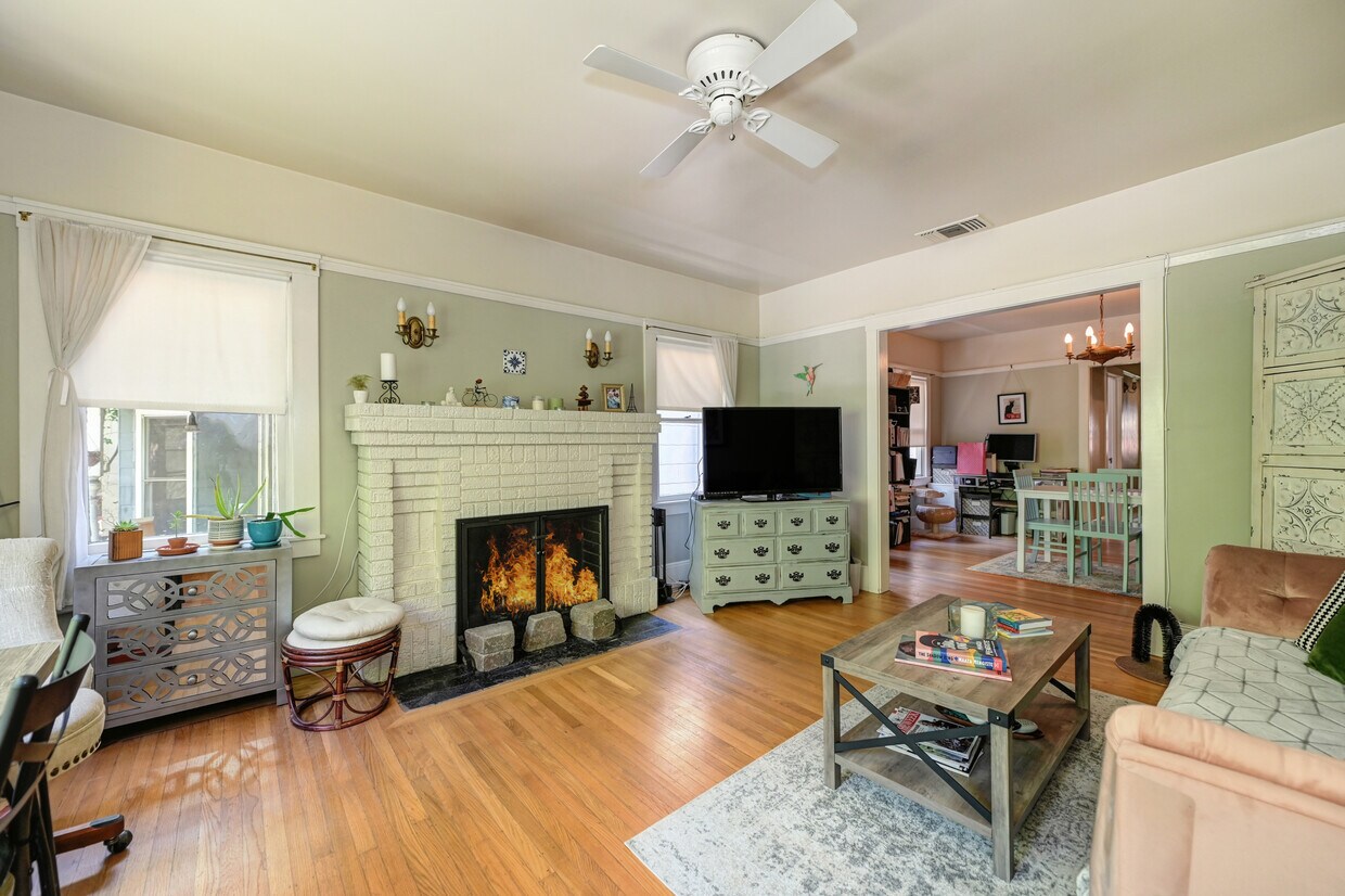 Living Room - 2714 H St