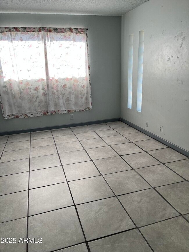 Foto del edificio - 8417 E Coronado Rd