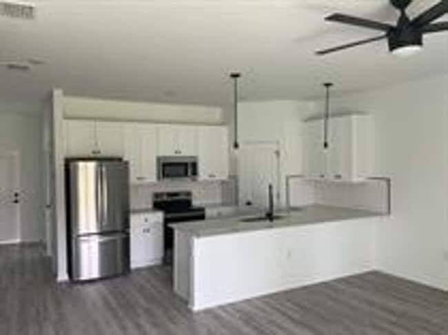 Foto del edificio - 1038 Albert Ave