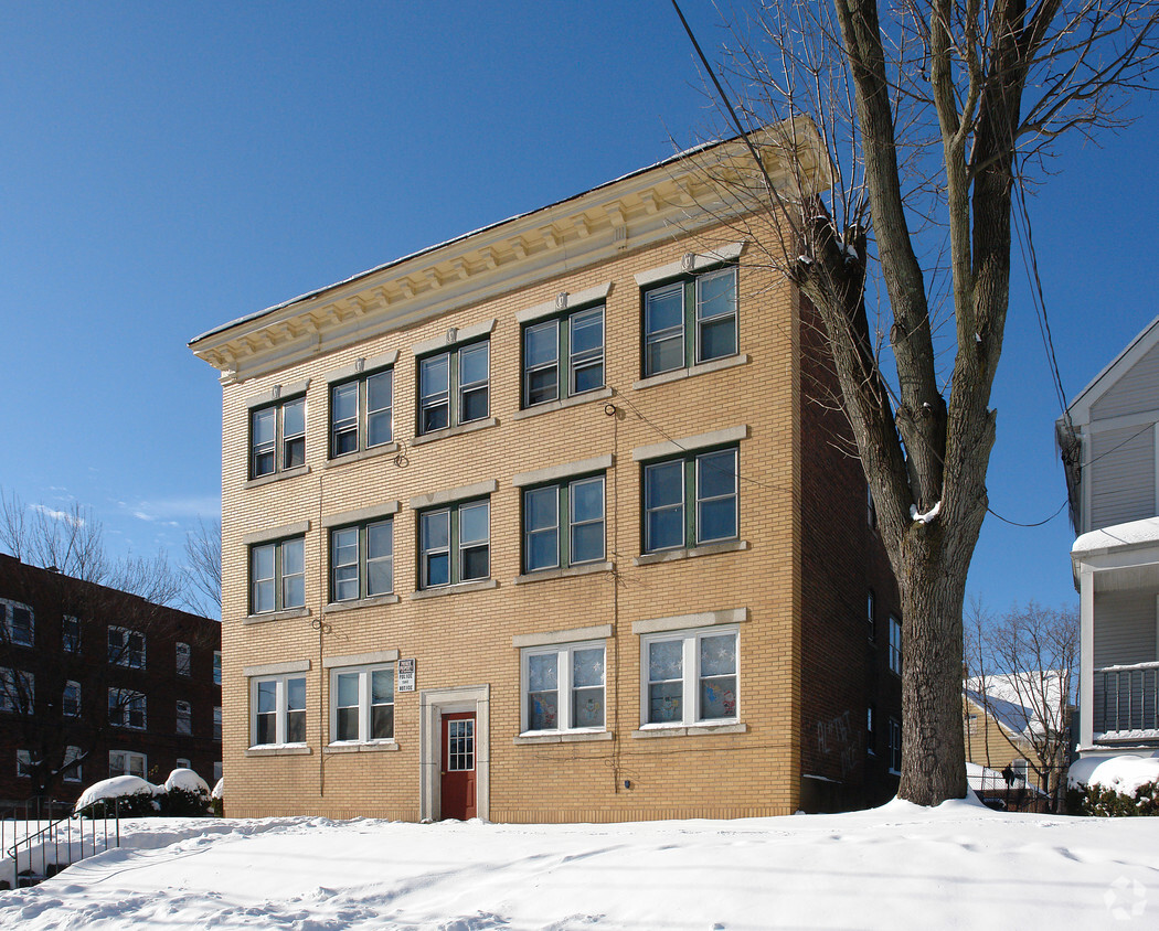 Building Photo - 185 Hillside Ave