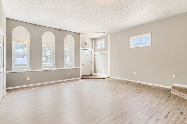 Foto del edificio - 568 N Farrington St