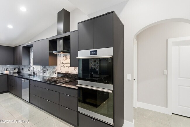 Foto del edificio - 612 Deal Rd