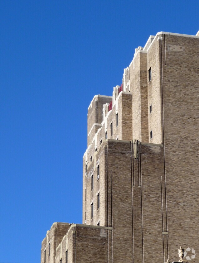 Southeast corner viewed from the east along 13th street - The Markle