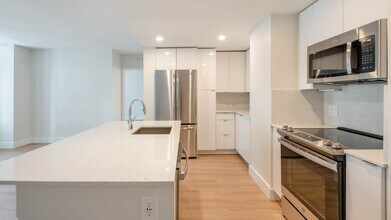 660 Washington photo'