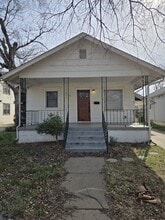Building Photo - 526 N Martinson Ave