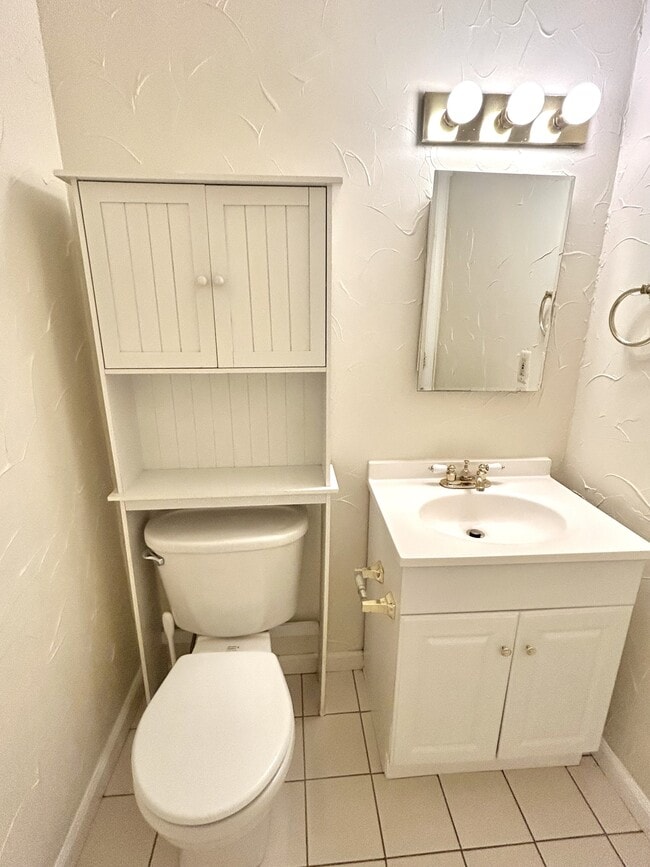 Foto del edificio - 15723 Edgewood Dr