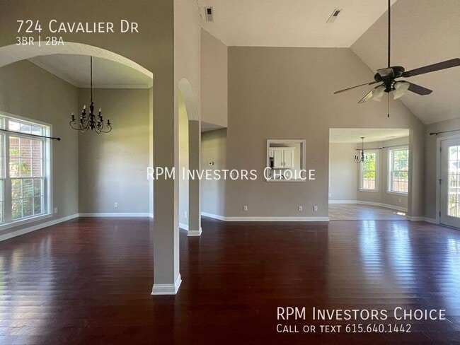 Building Photo - 724 Cavalier Dr