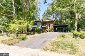 Building Photo - 3318 Mantua Dr