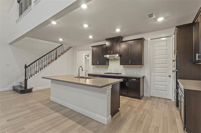 Foto del edificio - 9955 Sharps Rd