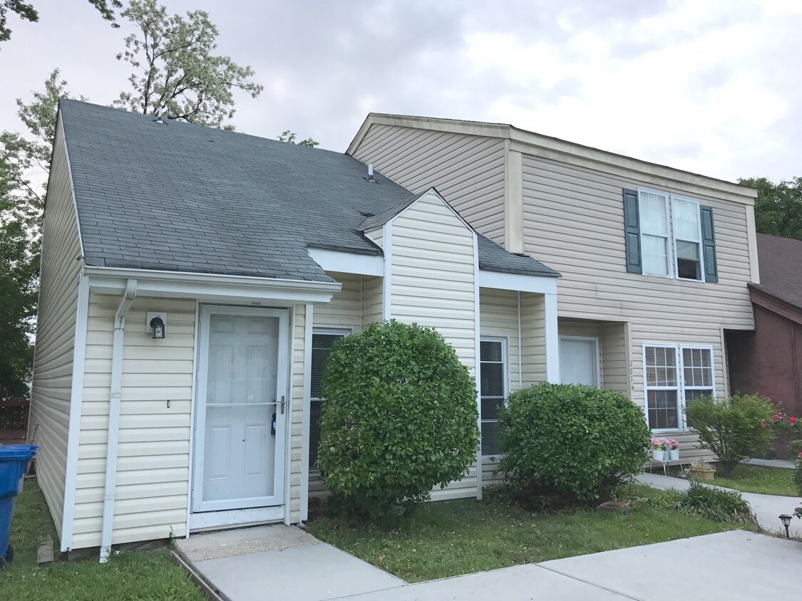 Foto principal - 3918 Thalia Trace Ct