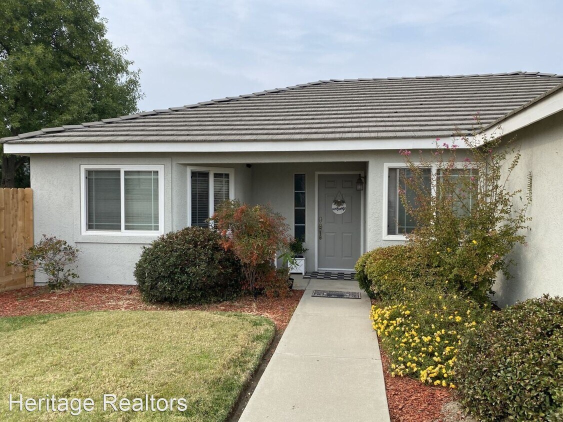 3 br, 2 bath House 3208 Holly Ct House Rental in Hanford, CA